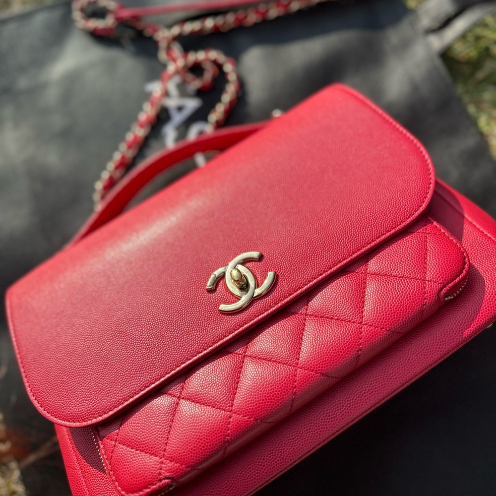 CHANEL Red Shoulder Bag with Quilted Design and Gold Hardware Coral Red